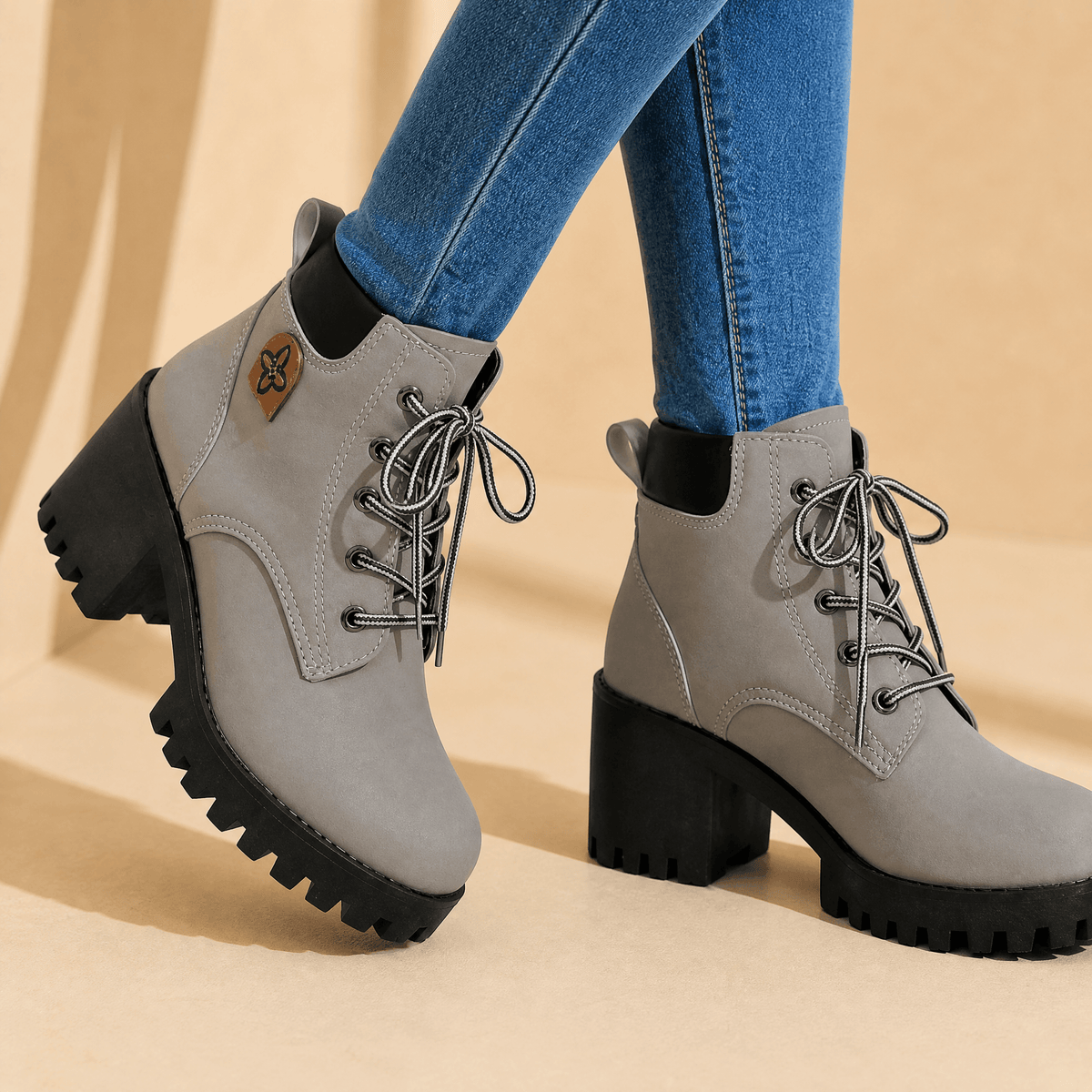 Chunky Platform Lace-Up Combat Boots for Women in Winter