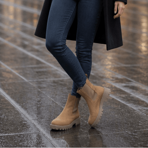 Wide-Fit Chelsea Boots with Stretch Side Panels for Women