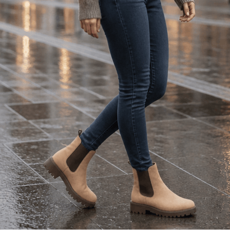 Wide-Fit Chelsea Boots with Stretch Side Panels for Women