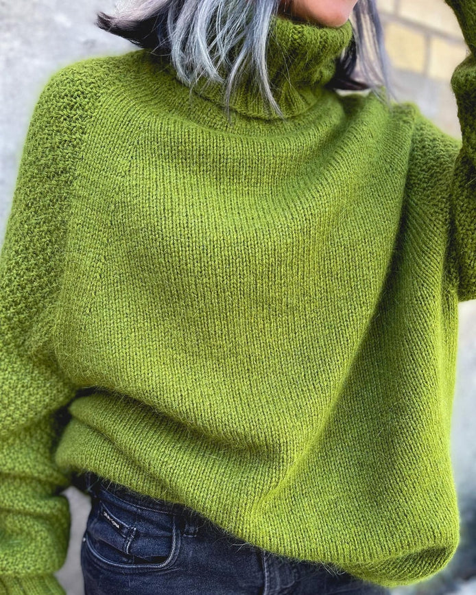 Women's Chunky Knitted Turtleneck Jumper with Ribbed Cuffs