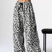 Women's Plush Plaid Wide-Leg Fleece Lounge Trousers