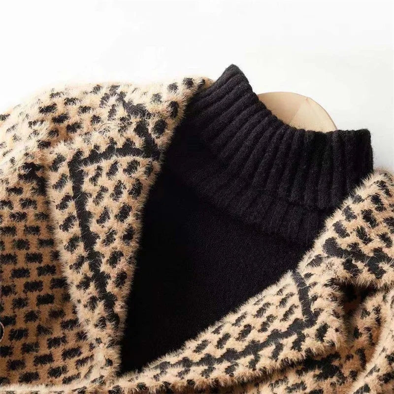 Valencia Weatherproof Houndstooth Blazer in Wool-Cashmere Blend