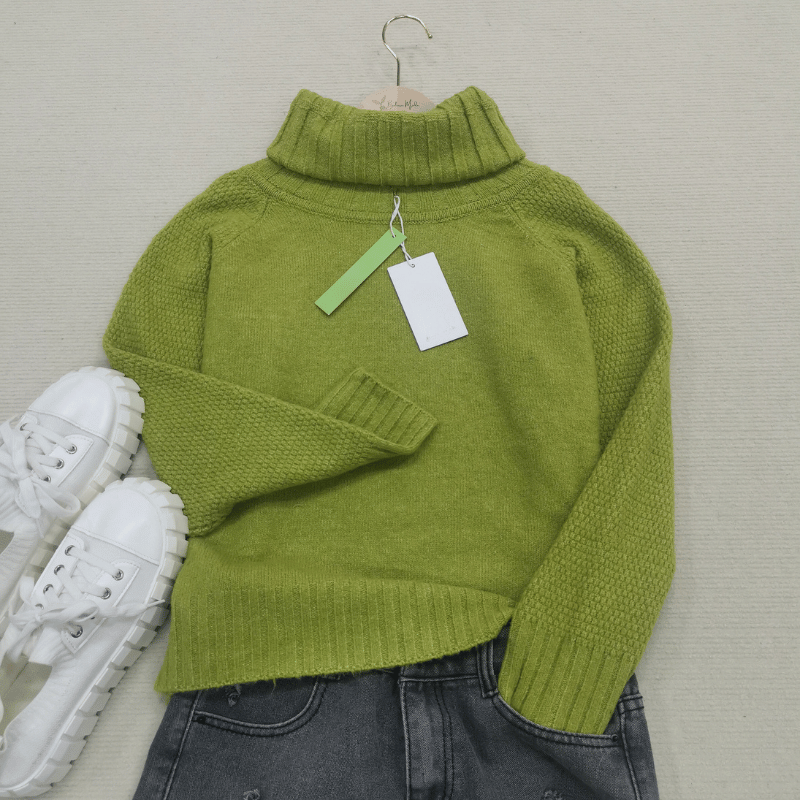 Women's Chunky Knitted Turtleneck Jumper with Ribbed Cuffs